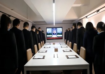 ��ʹ���������о������F�����輯���^��������ͬ־׷�����ֱ��